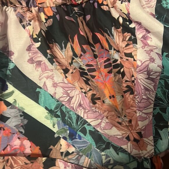 Summer Romper - Super Cute - Size Small Colorful Outfit - Picture 3 of 4